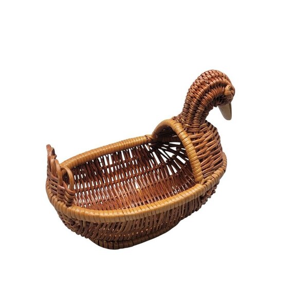 Small Wicker Duck Basket Table Top Centet Piece Brown Woven Duckling Design - Picture 10 of 10